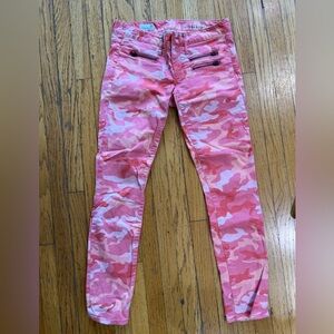 Gap orange pink camo True Skinny 26